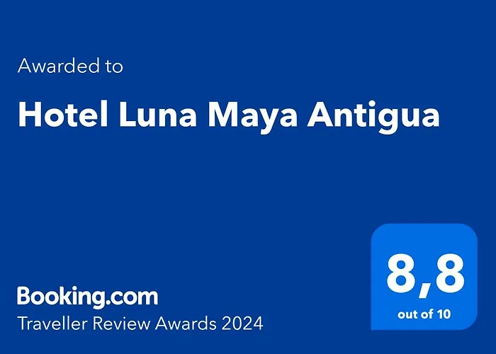 Luna Maya Antigua